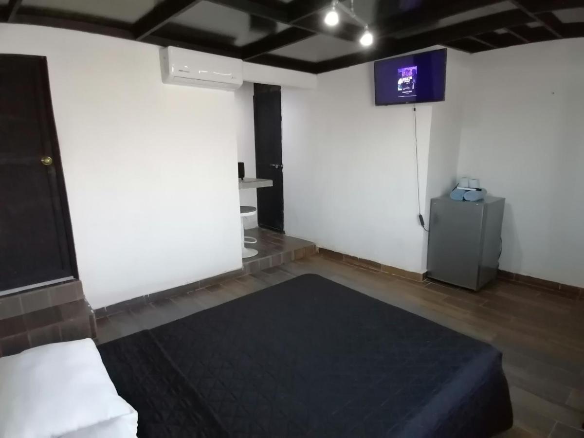 Black And White #3 En San Nicolas De Los Garza Aparthotel Монтерей Екстериор снимка