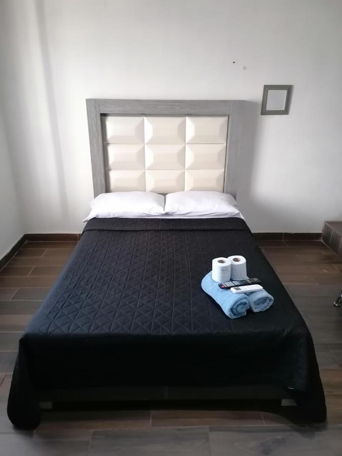Black And White #3 En San Nicolas De Los Garza Aparthotel Монтерей Екстериор снимка