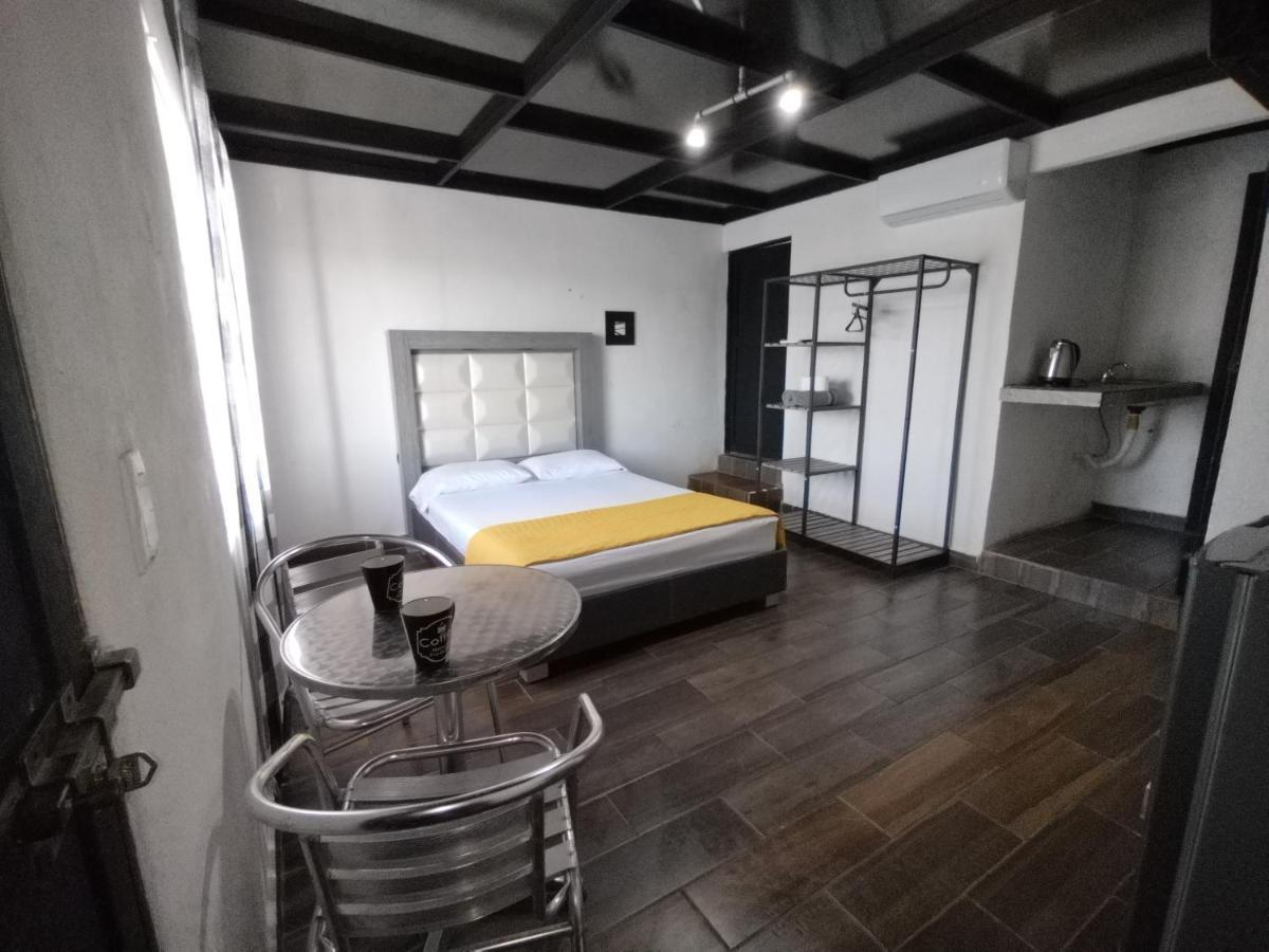 Black And White #3 En San Nicolas De Los Garza Aparthotel Монтерей Екстериор снимка